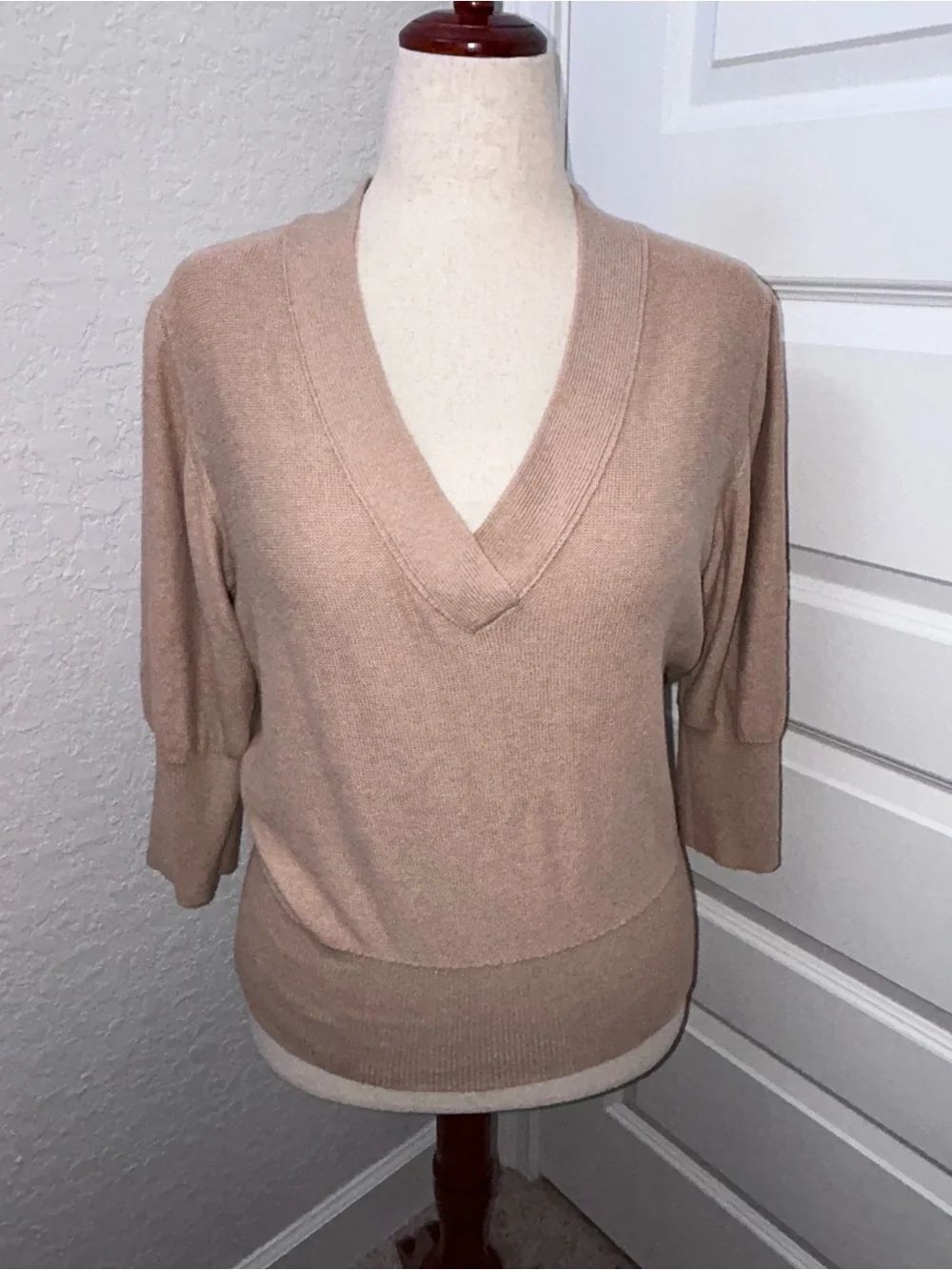 THE RESET R Label V-Neck Puff Elbow Length Sleeve Knit Sweater Shirt Top